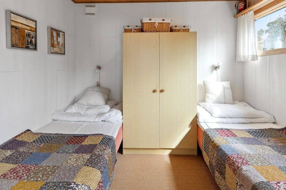 \"Bondi\" - 150m from the sea in Boderne, Aakirkeby
