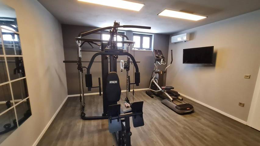 Villa pour 8 personnes, avec sauna et jardin ainsi que vue et piscine à Funtana - 4