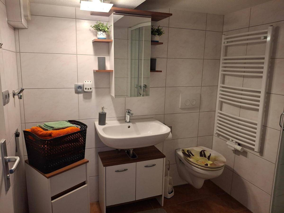 Ganze Wohnung, Heikes kleines Souterrain Apartment in Reinhardshausen, Bad Wildungen
