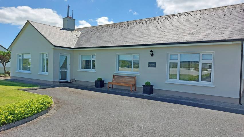 Holiday rental for 8 people, with garden in County Clare