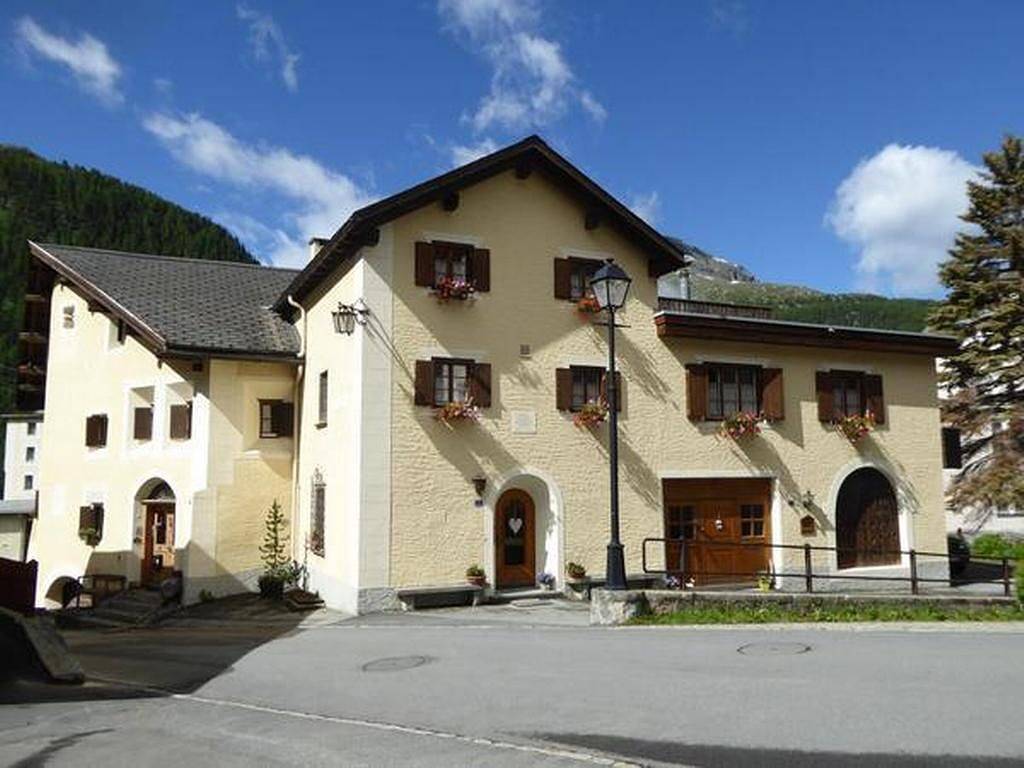 Ganze Ferienwohnung, Chesa Thom / Öv inklusive in Pontresina, Livigno Alpen