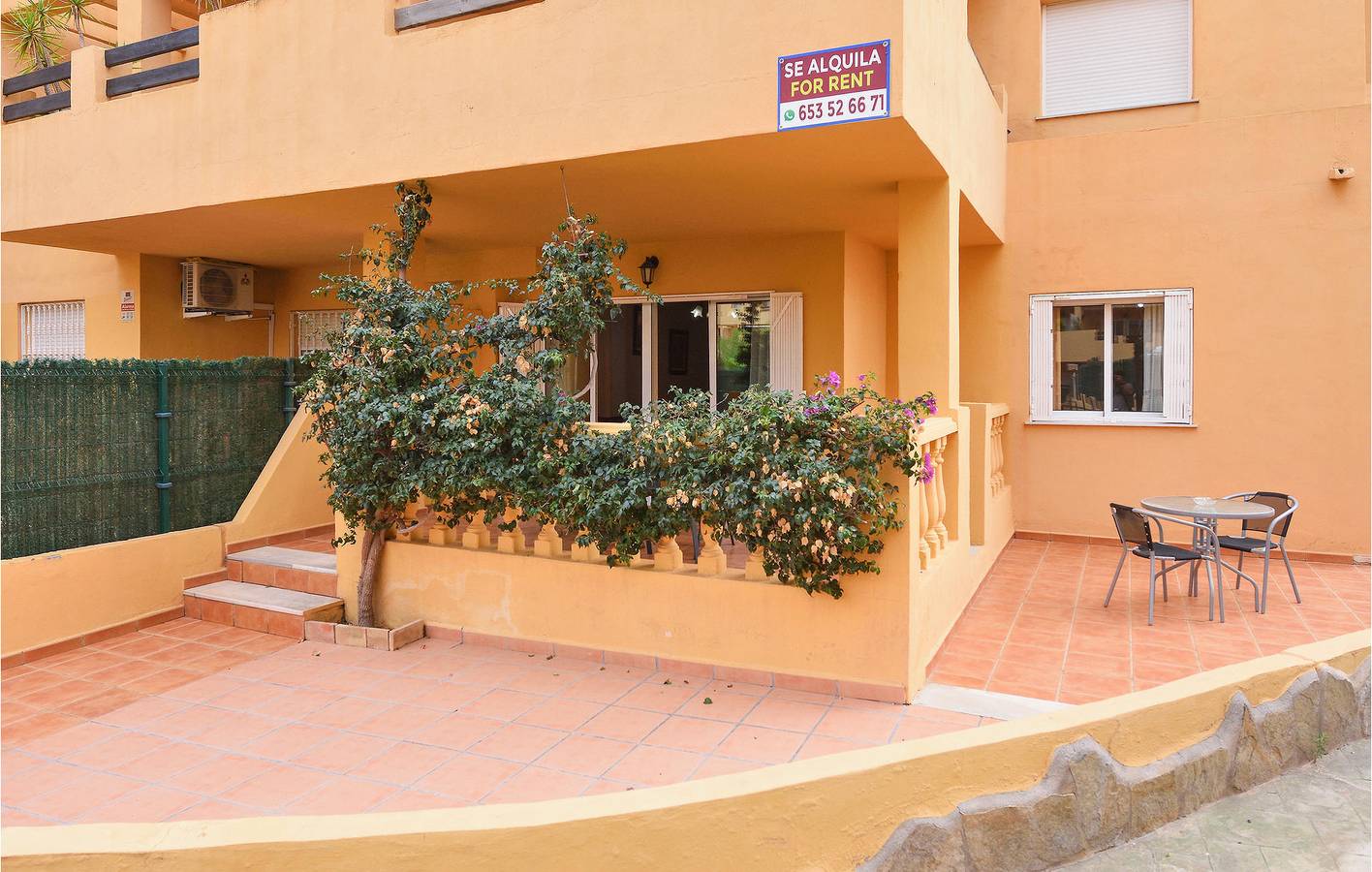 Entire holiday apartment, Terrace Pool Apartment - 1.5km to Vera Playa in Playas de Vera, Vera