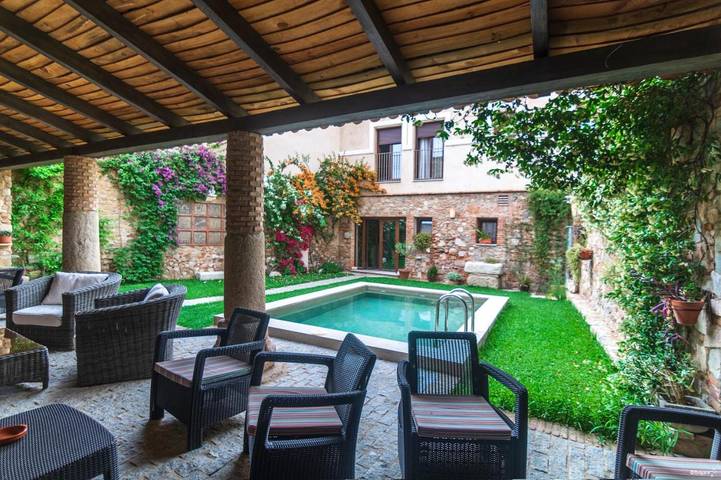 Vacation rental for 2 people, with Balcony and Terrace as well as Yard and Pool in Mérida