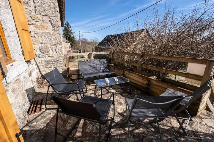 Gîte pour 8 personnes, avec terrasse et jardin, animaux acceptés dans Prinsuéjols - 3