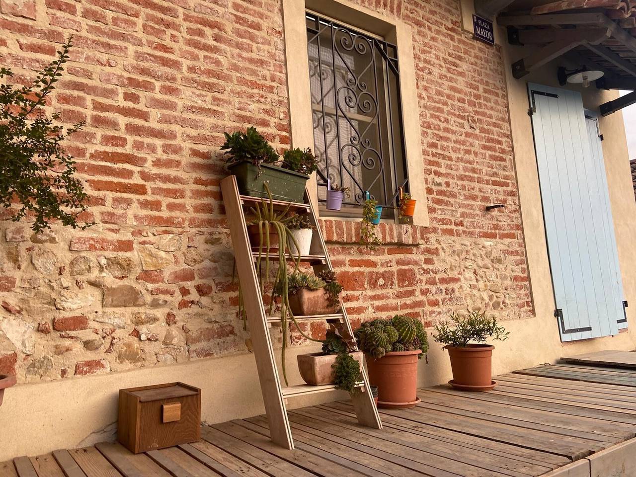 Ferienhaus 'La Casa di Noah' mit Langhe-Blick, privater Terrasse und Wlan in Bene Vagienna, Cuneo Provinz