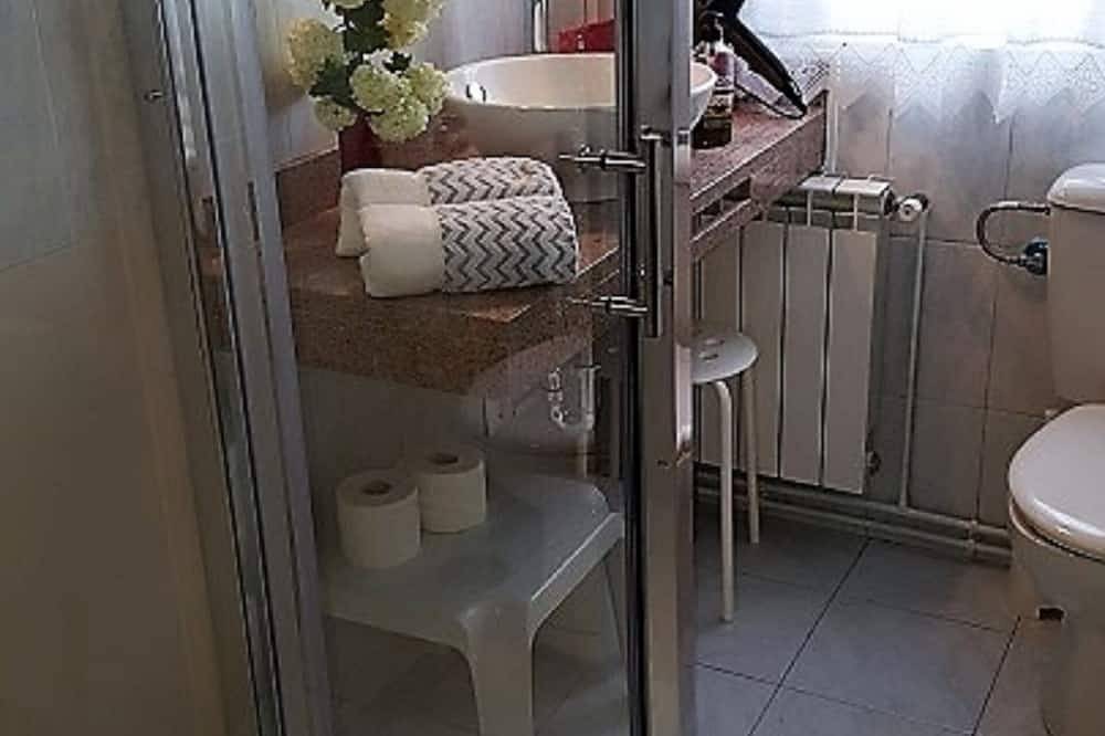 Entire apartment, Apartment For 4 People In Liencres in Liencres, Piélagos