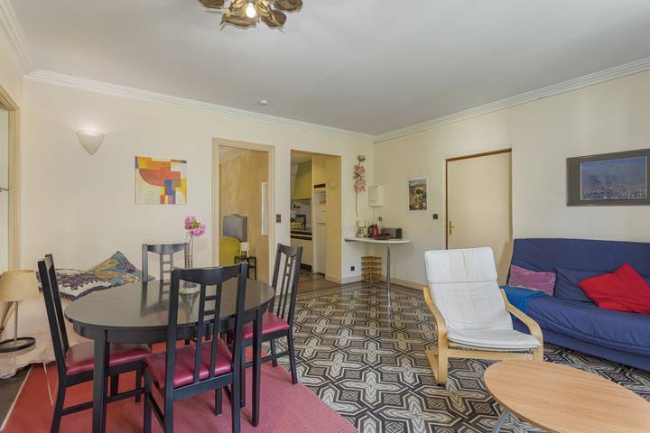 Apartamento entero, Apartamento 'Chagall - Villa Sainte' con vistas a la montaña in Amélie-les-Bains-Palalda, Región Céret