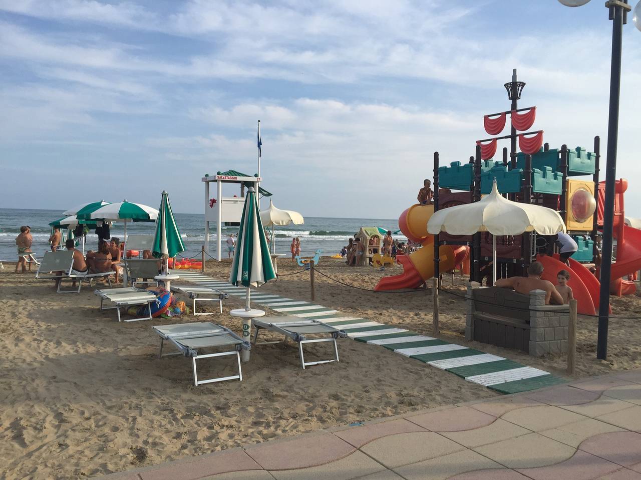 Holiday Home 'Residenza Magnolia - Ground Floor' with Private Garden, Wi-Fi & Air Conditioning in Lido di Jesolo, Jesolo