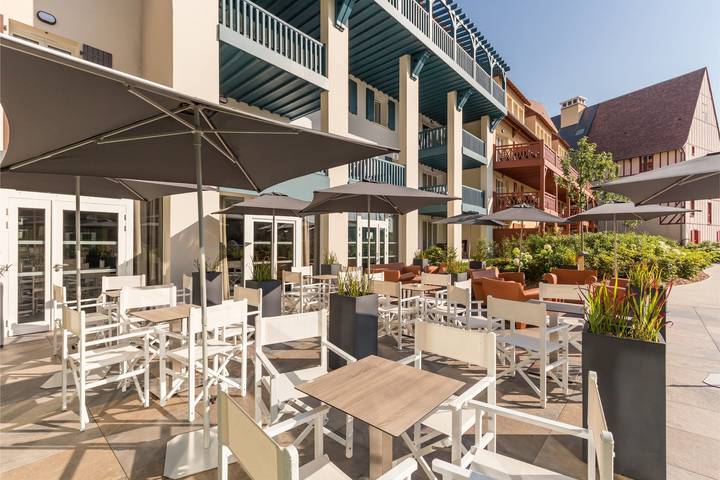 Vakantiewoning voor 8 personen, with zwembad and terras as well as sauna, met huisdier in Deauville