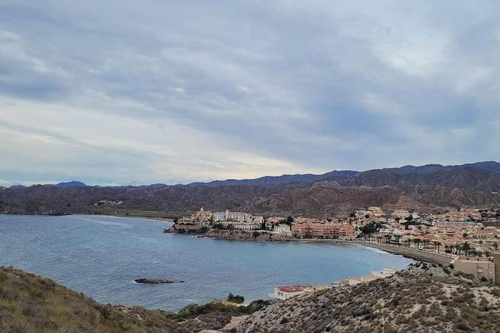 Location de vacances pour 6 personnes, avec jardin ainsi que piscine et vue à Calabardina - 3