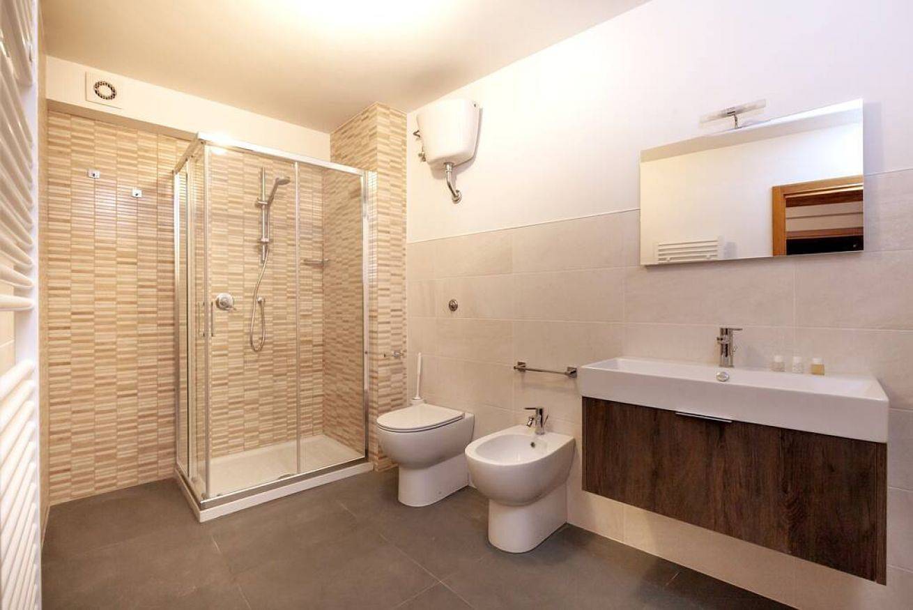 Ganze Wohnung, Paccasassi – [★Zentrum★] am Platz mit Parkplatz, Klimaanlage & Wlan in Sirolo, Riviera del Conero