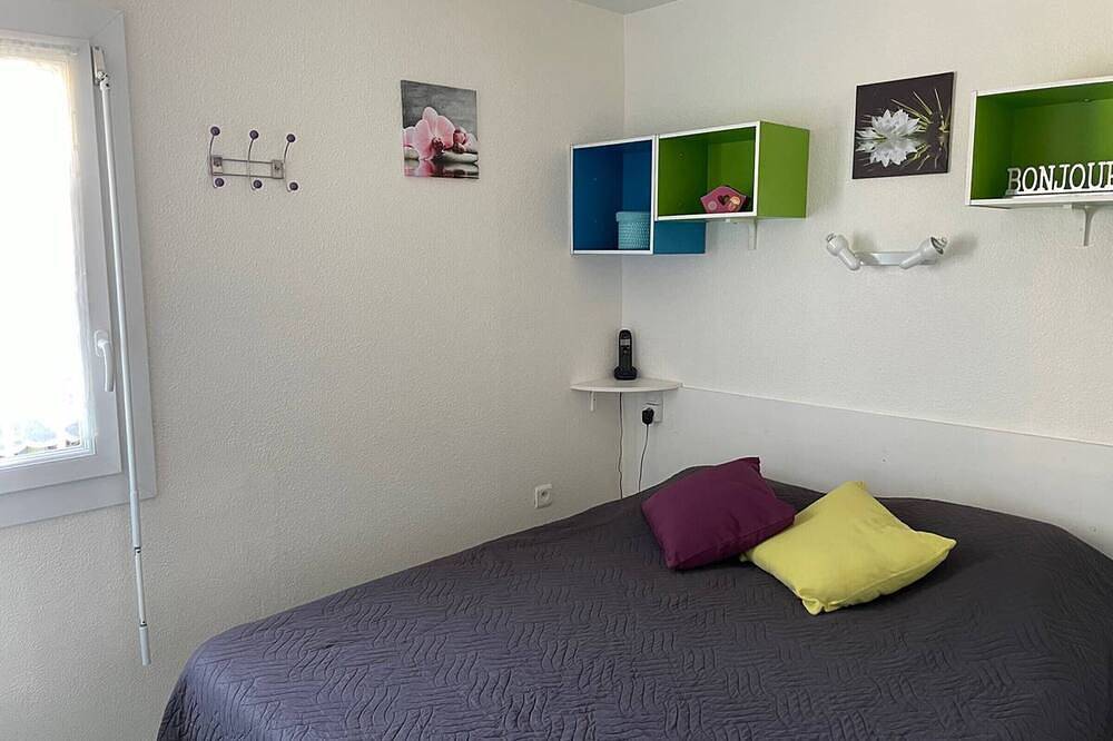 Entire apartment, Cozy F2 in Balaruc with garden, 4 sleeps in Balaruc-les-Bains, Côte d'Améthyste