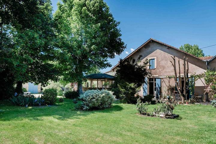 Chambre d’hôte pour 2 personnes, avec jacuzzi ainsi que piscine et jardin en Dordogne - 2