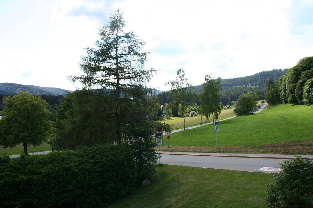 Entire apartment, Top apartment Wolfspfote in the vacation resort with swimming pool in the Hochschwarzwald paradise in Suedlicher Schwarzwald, Schluchsee