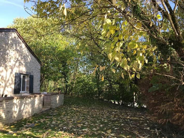 Location de vacances pour 2 personnes, avec jardin et piscine à Pujols - 2