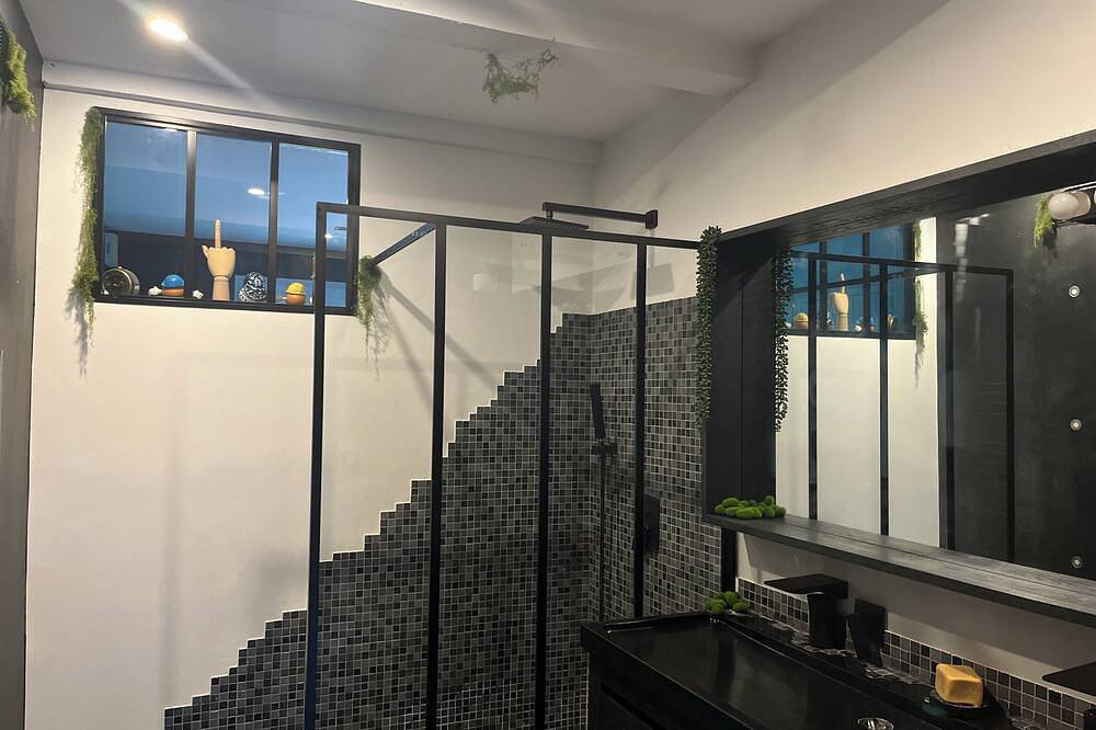 Villa 130 m² with swimming pool & large garden - Ideal for a quiet stay in Trets, Aix-en-Provence region