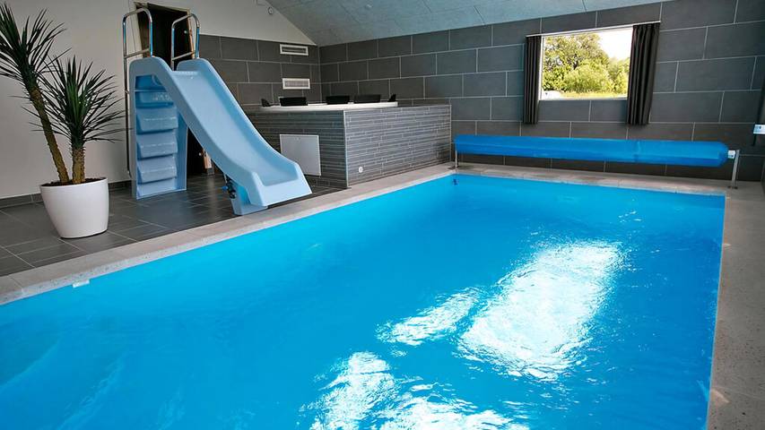 Ferienhaus für 14 Personen, mit Terrasse und Garten sowie Sauna in Råbylille Strand