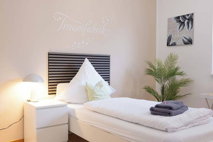 Ferienwohnung für 4 Personen, mit Balkon und Whirlpool sowie Garten in Essen - 3