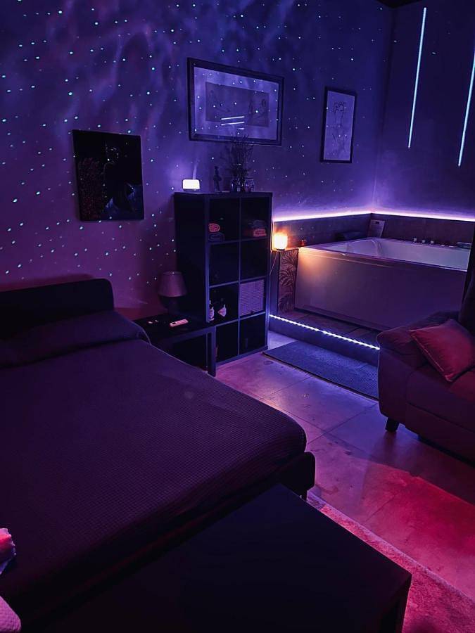 Bed and Breakfast für 2 Personen, mit Pool und Whirlpool sowie Garten und Terrasse - 1