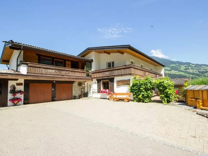 Ferienwohnung für 4 Personen, mit Balkon und Garten in Schruns-Tschagguns