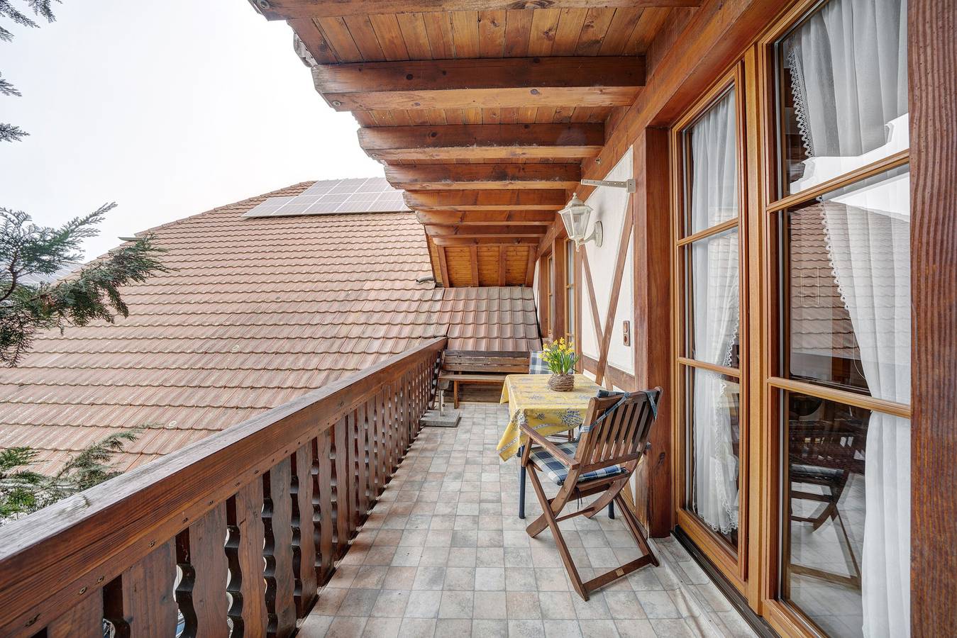 Zimmer 'Ruländer' mit privatem Balkon, Wi-Fi / inkl. Frühstück in Endingen, Kaiserstuhl