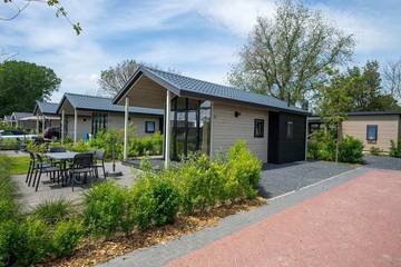 Ferienhaus für 2 Personen, mit Balkon/Terrasse und Terrasse, mit Haustier in Stede Broec