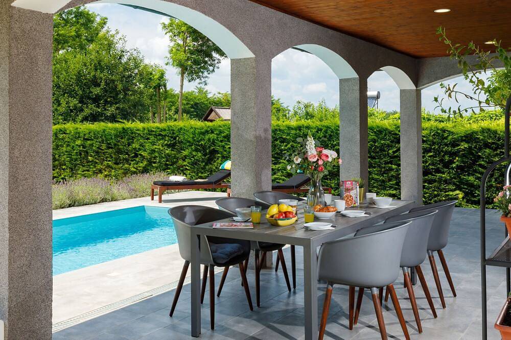 Aschbacher by Interhome in Balatonszemes, Plattensee Südufer