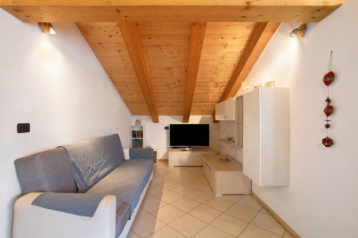 Entire apartment, Apartment "Casa Michod - Nonno Marcel" with Mountain View in Chatillon in Saint-Vincent, Comune di Châtillon