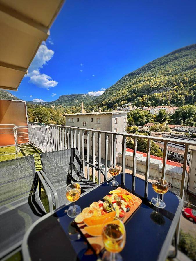 Gîte pour 4 personnes, avec balcon et vue à Saint-Claude (Jura) - 3