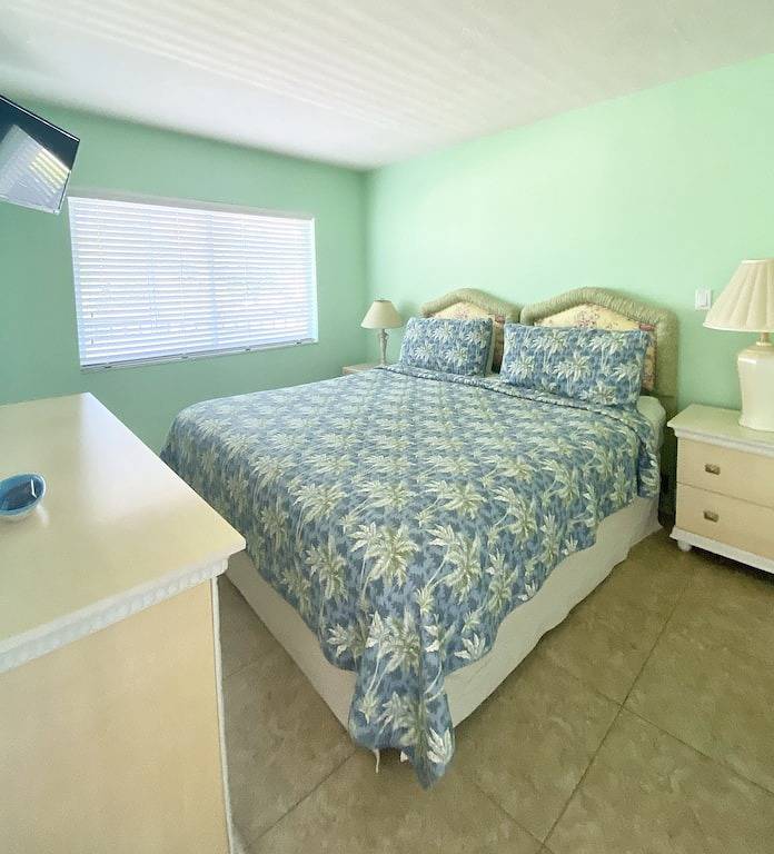 Vacation rental for 6 people, with pool and balcony in Marco Island