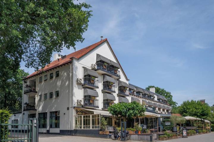 Hotel voor 2 personen, with Terras and Tuin as well as Sauna and Uitzicht in Rhenen