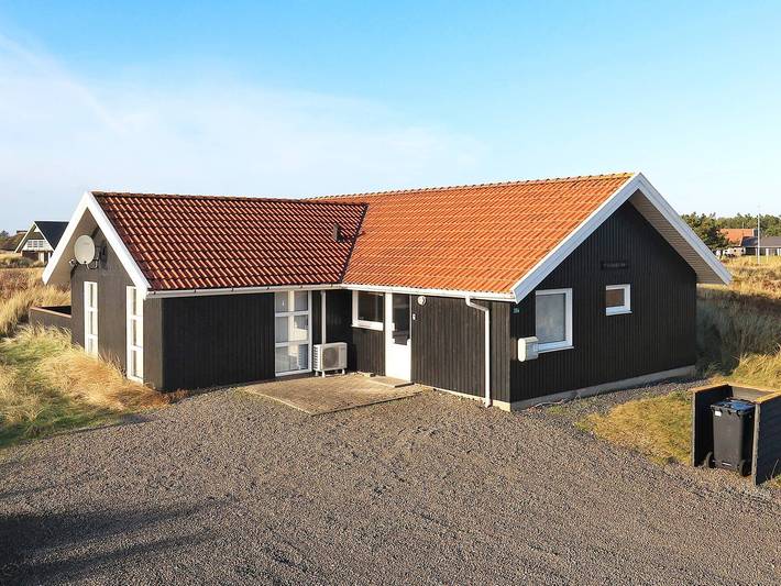 Ferienhaus für 8 Personen, mit Whirlpool und Terrasse sowie Pool in Blavand