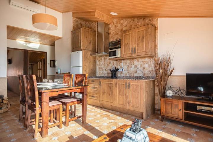 Casa rural para 6 personas, con vistas y jardín, Familias con niños en Comarca de Teruel - 3