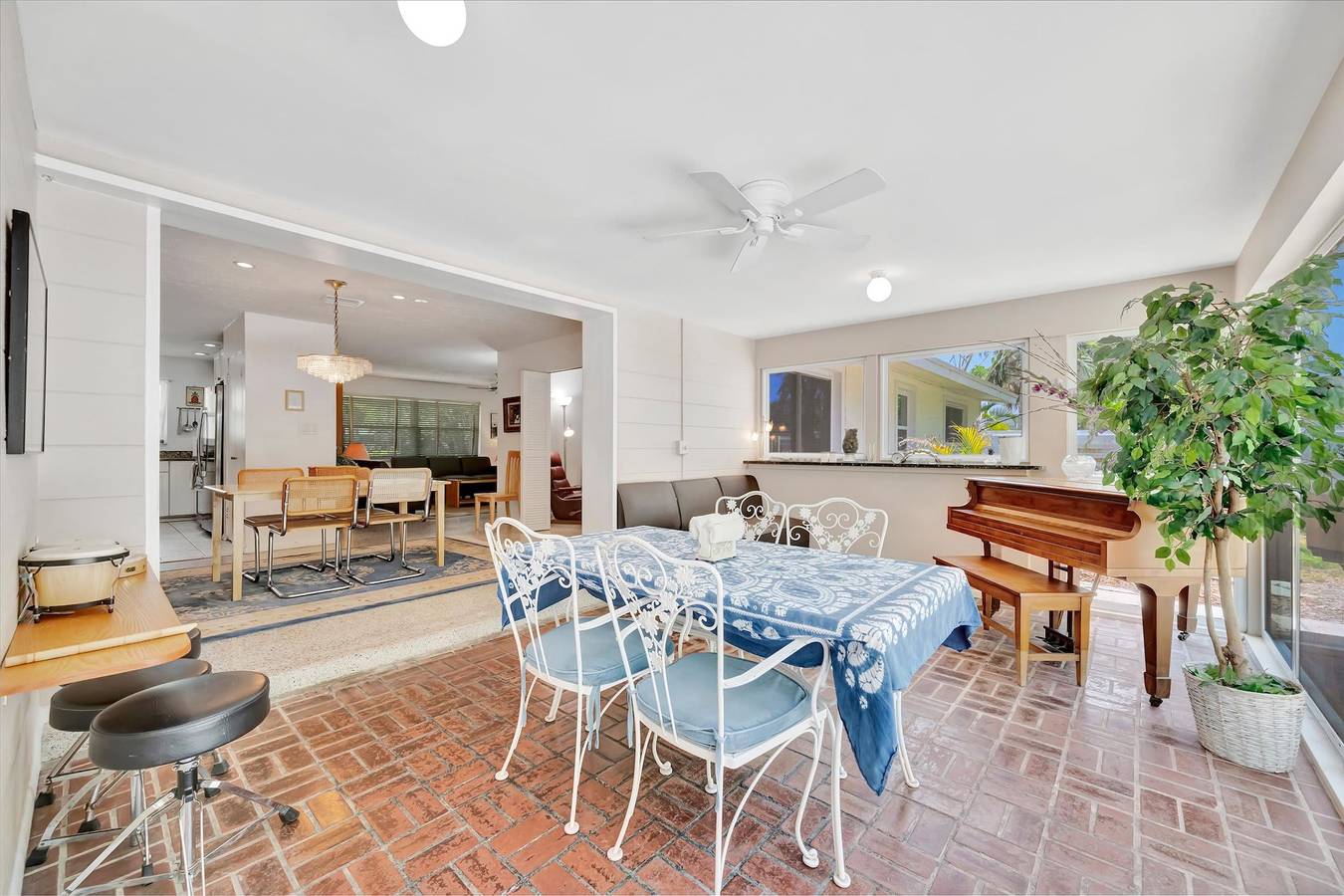 Coastal Home w  Hot Tub  Firepit and Music Lounge in Siesta Key Beach, Siesta Key