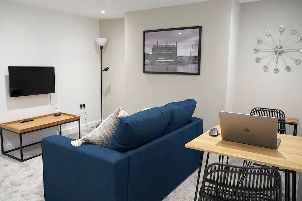 Entire apartment, Stylish central garden apartment by Kahuna Stays in Gloucester (UK), Gloucestershire