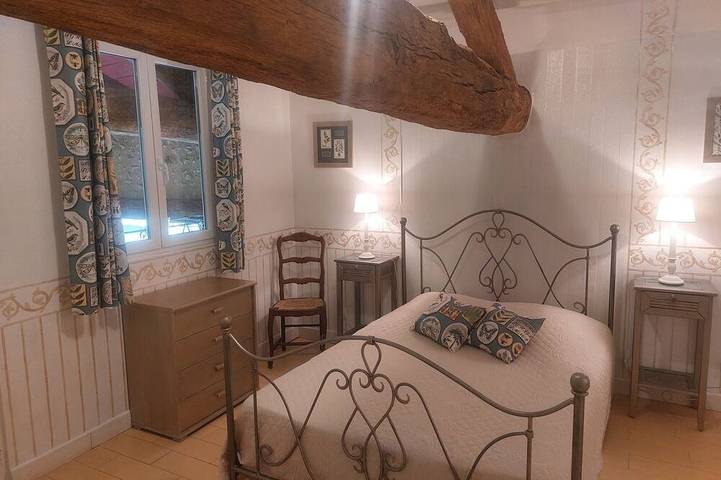 Cottage pour 2 personnes, avec piscine et jardin à Saint-Sulpice-de-Roumagnac