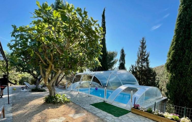Location de vacances pour 6 personnes, avec Terrasse ainsi que Jardin et Piscine à Castelnou