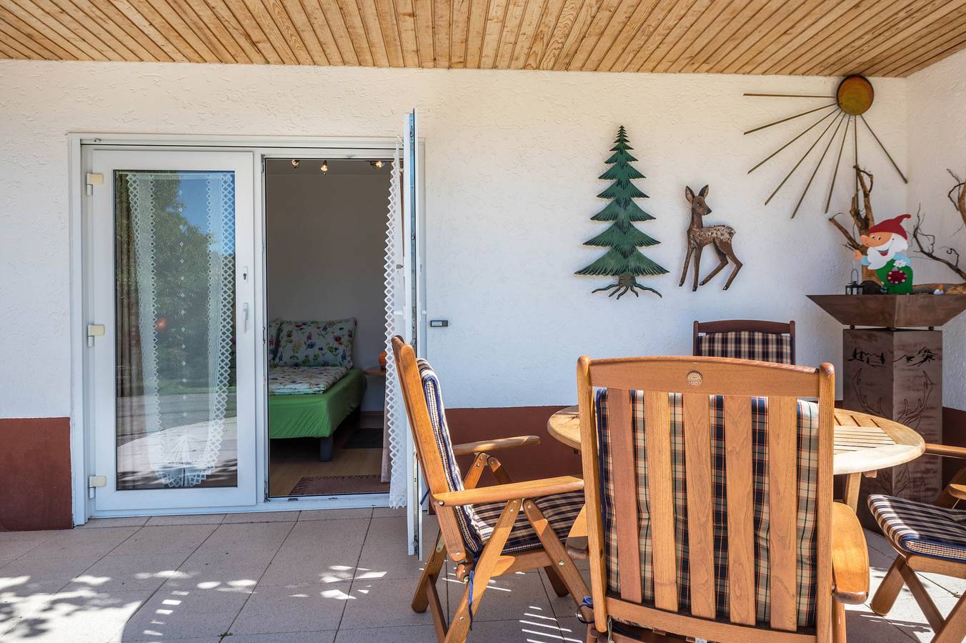 Ganze Wohnung, Ferienwohnung 'Haus Isele' mit Bergblick, Terrasse und Wlan in Dachsberg, Südschwarzwald