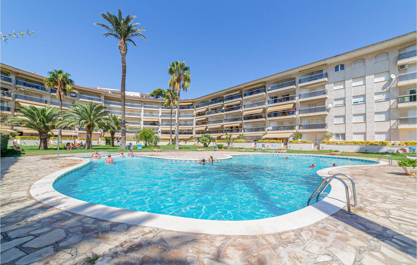 Appartement de vacances entier, Appartement avec vue sur la mer, avec piscine et parking. in Miami Platja, Costa Dorada
