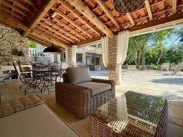 Chambre d’hôte pour 2 personnes, avec terrasse ainsi que jardin et piscine à Méjannes-lès-Alès