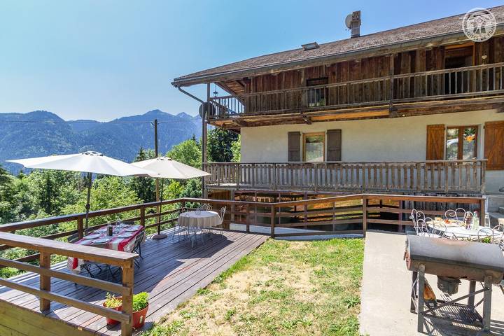 Gîte pour 10 personnes, avec Balcon et Terrasse