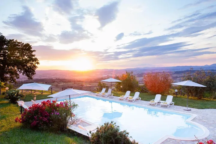 Apartamento de vacaciones para 3 personas, con vistas además de piscina y jardín - 1