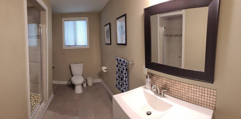 Vacation rental for 12 people, with hot tub and terrace as well as garden in Lake Huron ON