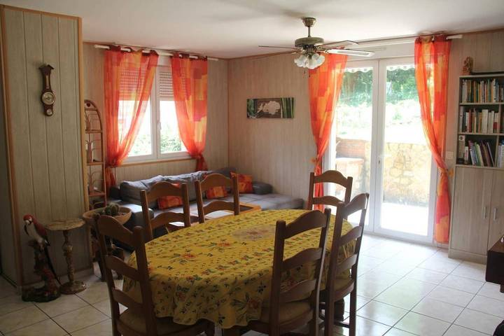 Gîte pour 2 personnes, avec jardin et terrasse à Saint-Amans-Soult - 4