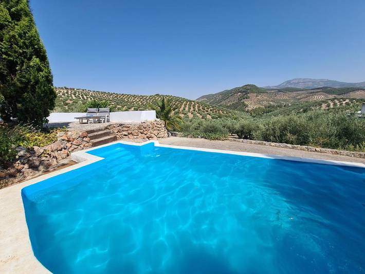 Apartamento para 4 personas, con Terraza y Jardín además de Piscina y Vistas en Alcaudete