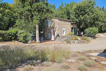 Agriturismo pour 2 personnes, avec terrasse et piscine à Saint-Cézaire-sur-Siagne
