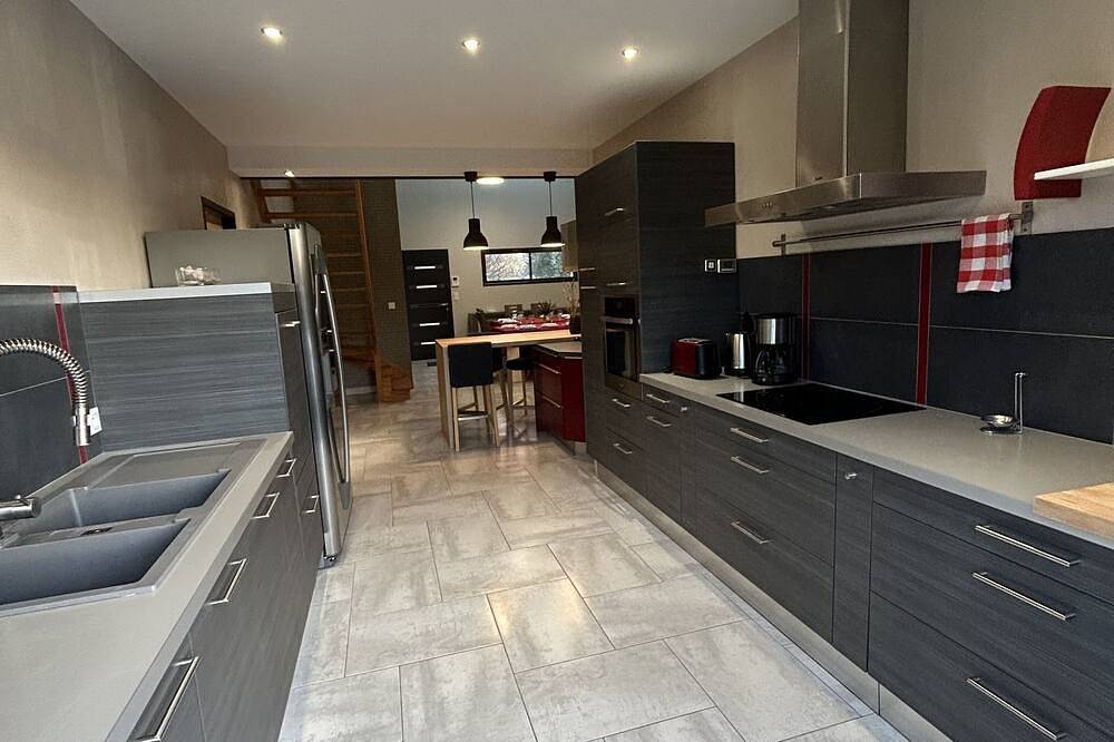 Maison Avec Piscine et Jacuzzi, à 10min du Centre Ville à Pieds. Parking Privé in Châteaubriant, Châteaubriant y alrededores