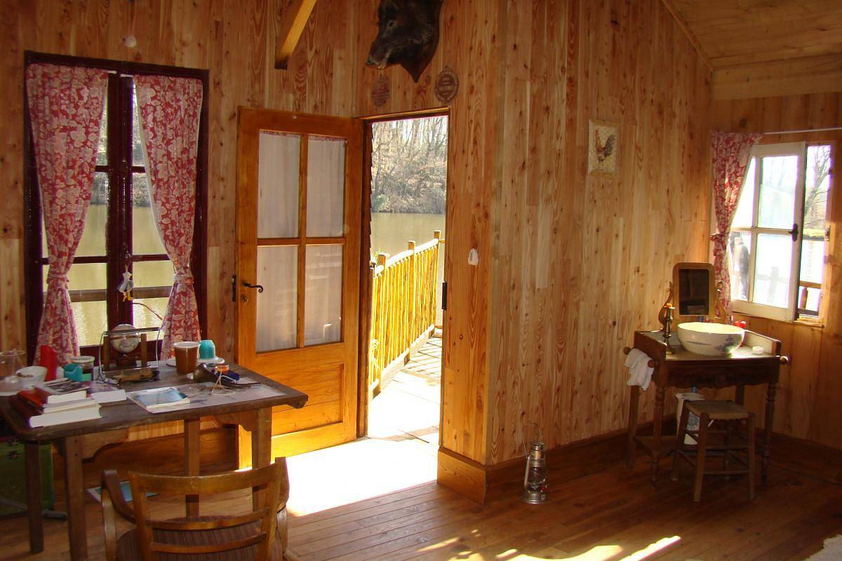 La cabane au bord de l'eau in La Geneytouse, Région de Limoges