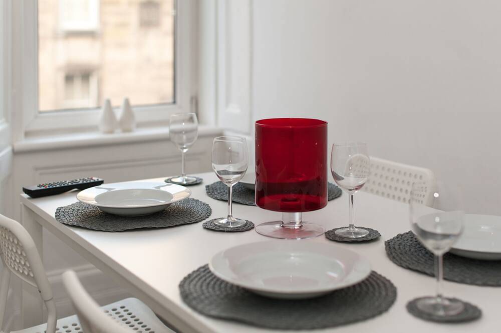 Geheel appartement, Echte City Centre appartement met 2 slaapkamers in Edinburgh, Lothian