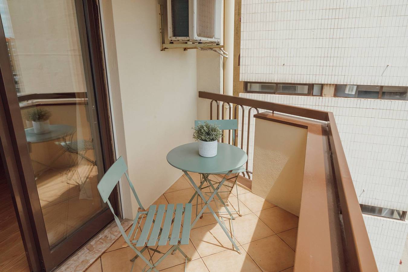Apartamento inteiro, Apartamento de férias para 4 pessoas com varanda in Porto, Distrito do Porto